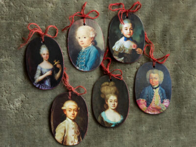 6 "Children" Paper Pendants