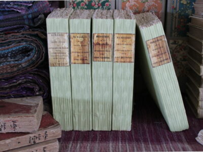 Livre décati "Mémoires des Antiquaires"