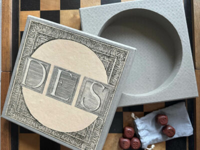 Piste de dés avec 5 dés