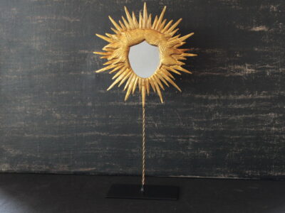 Miroir "Sol Regem" sur pied